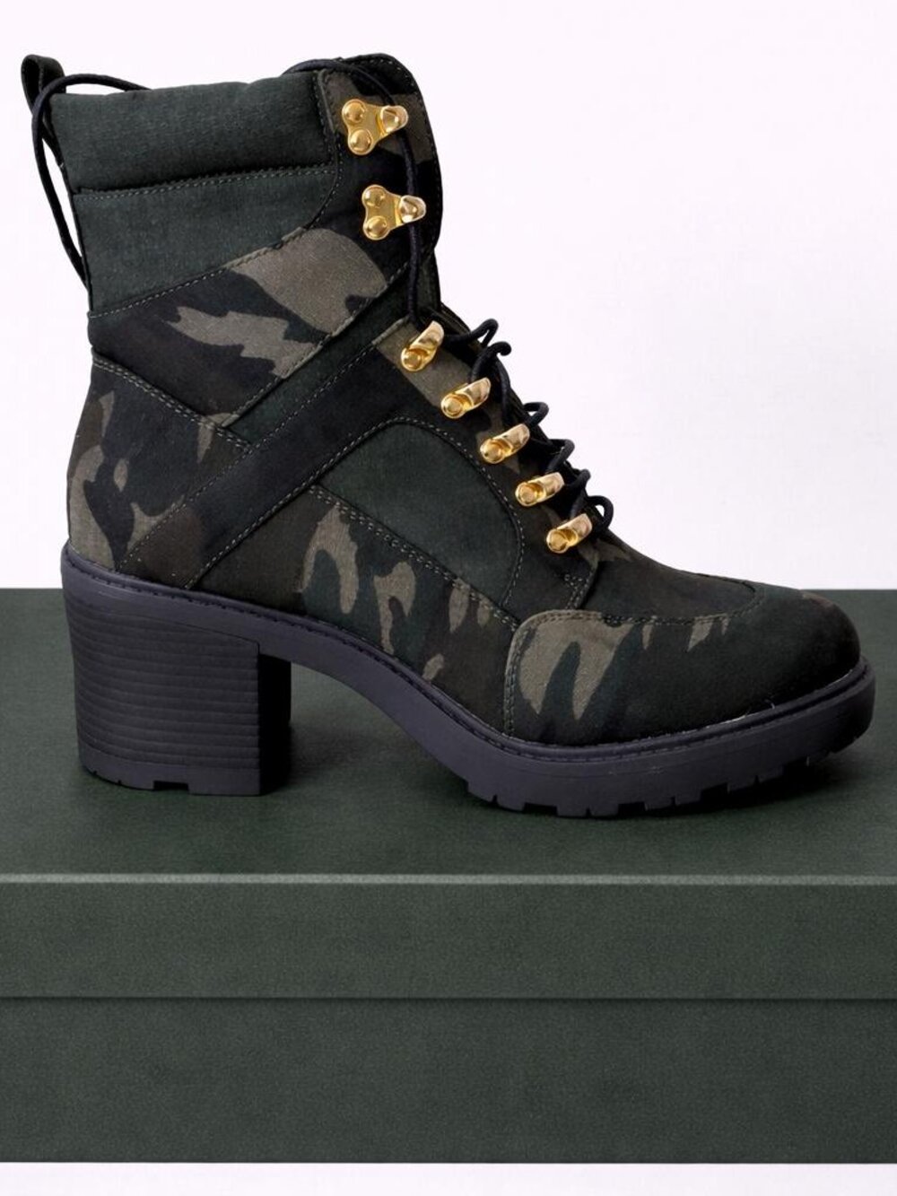 Comando Couture!